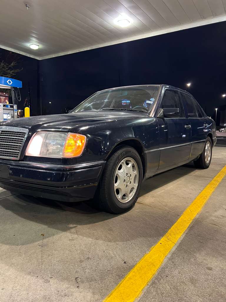 1995 Mercedes-Benz E320 Sedan