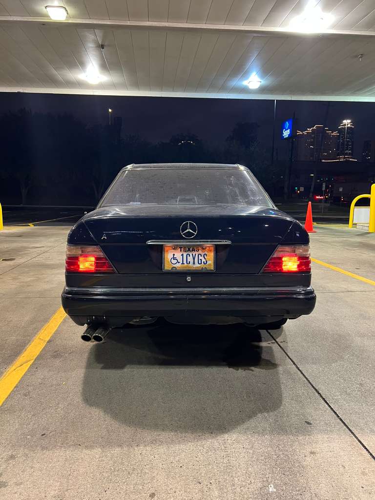 1995 Mercedes-Benz E320 Sedan