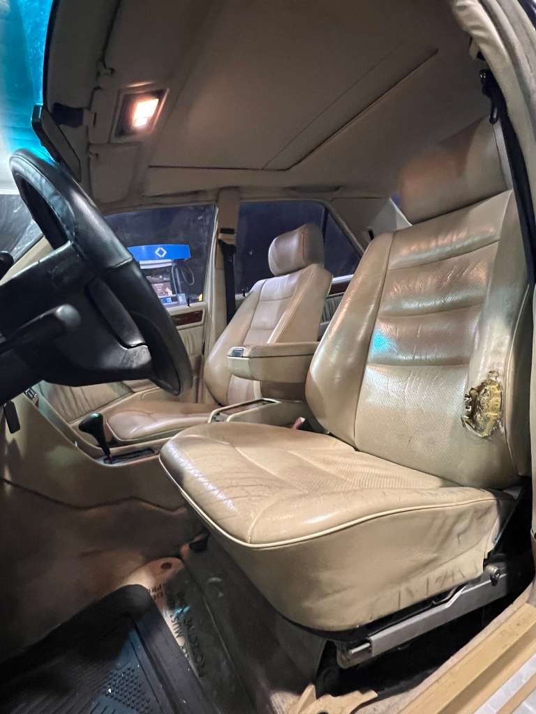 1995 Mercedes-Benz E320 Sedan