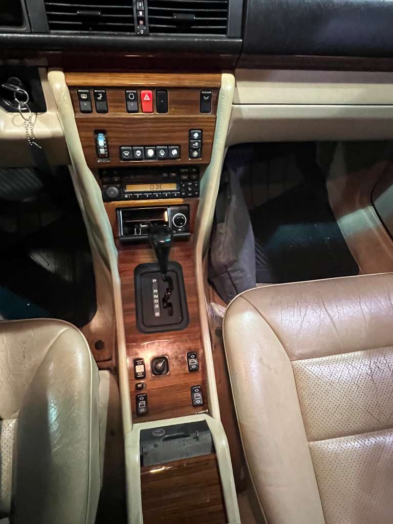 1995 Mercedes-Benz E320 Sedan