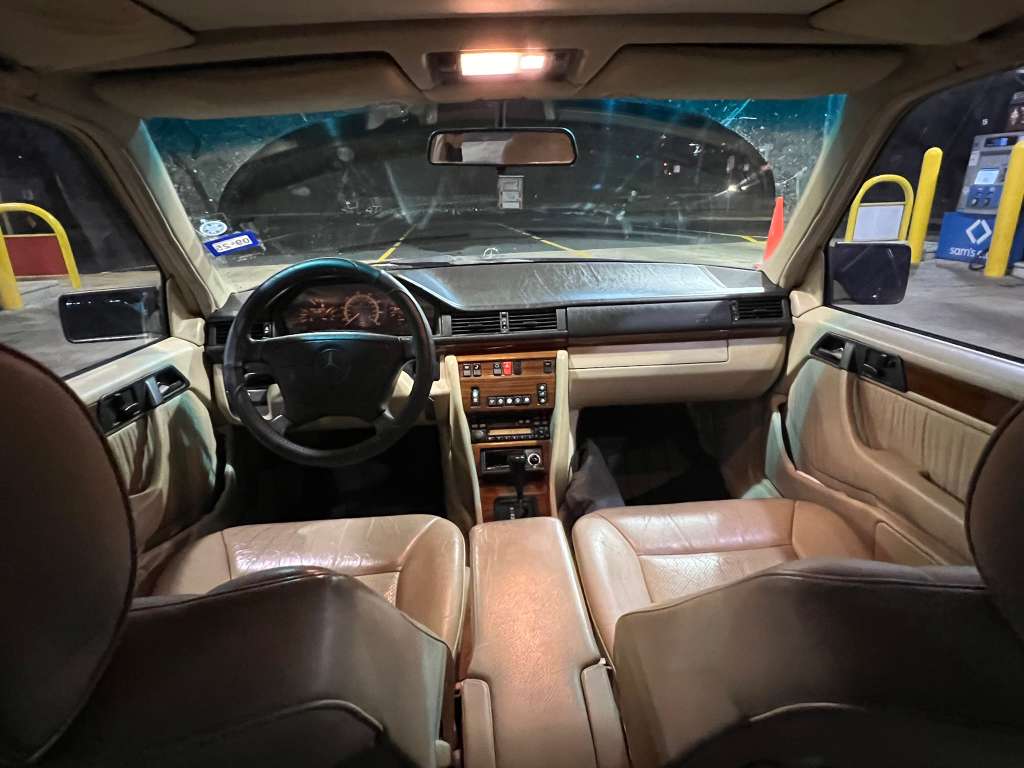 1995 Mercedes-Benz E320 Sedan